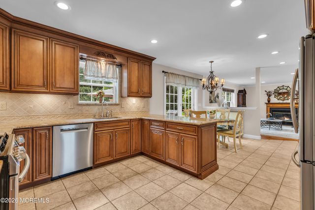 10 Cottonwood Drive, Jackson, NJ 08527