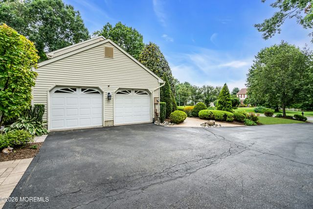 10 Cottonwood Drive, Jackson, NJ 08527