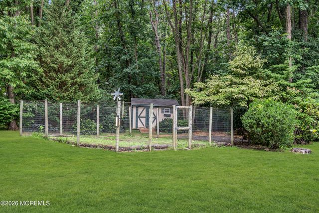 10 Cottonwood Drive, Jackson, NJ 08527