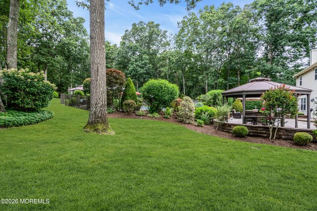 10 Cottonwood Drive, Jackson, NJ 08527