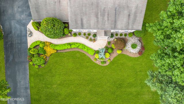 10 Cottonwood Drive, Jackson, NJ 08527