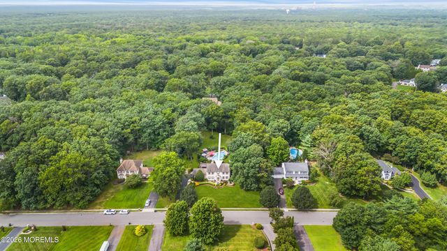 10 Cottonwood Drive, Jackson, NJ 08527