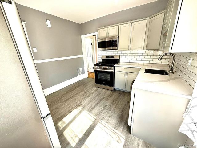 30 Manitou Avenue 2, Poughkeepsie, NY 12603
