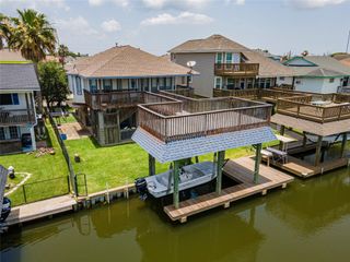 514 Pompano Street, Bayou Vista, TX 77563