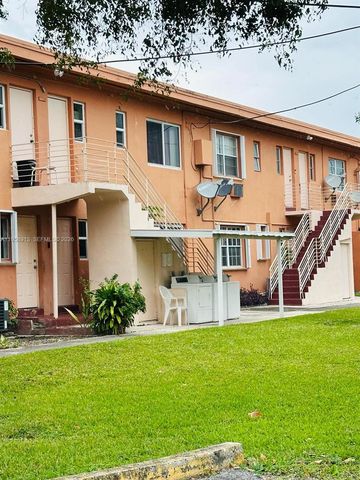 3670 SW 10th St 10B, Miami, FL 33135