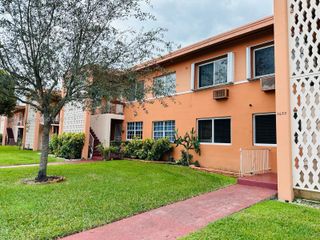 3670 SW 10th St 10B, Miami, FL 33135