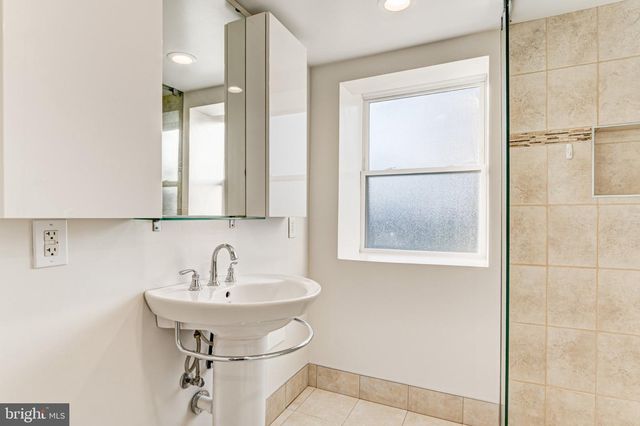 6209 SANDLIN CT, Alexandria, VA 22310