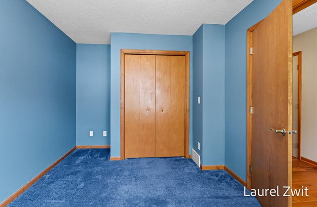 17020 Grandview Drive, Ferrysburg City, MI 49456