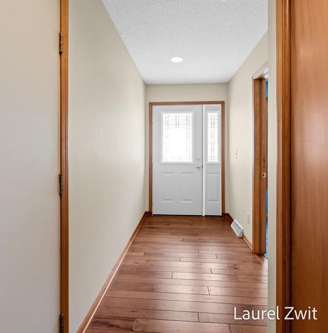 17020 Grandview Drive, Ferrysburg City, MI 49456