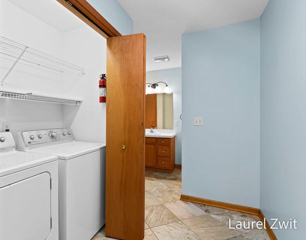 17020 Grandview Drive, Ferrysburg City, MI 49456