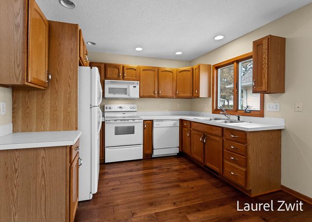 17020 Grandview Drive, Ferrysburg City, MI 49456