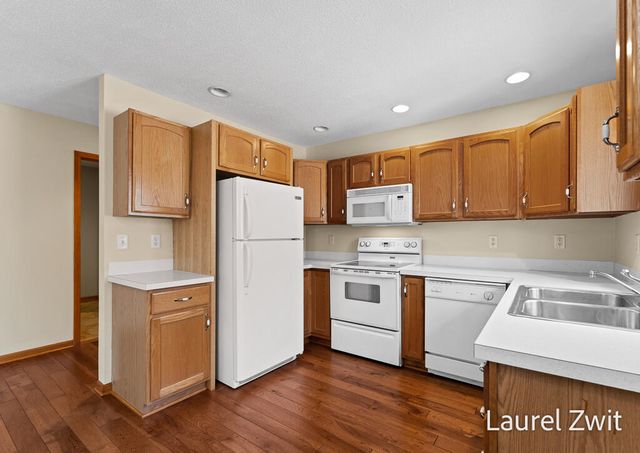 17020 Grandview Drive, Ferrysburg City, MI 49456