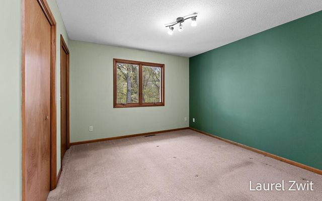 17020 Grandview Drive, Ferrysburg City, MI 49456