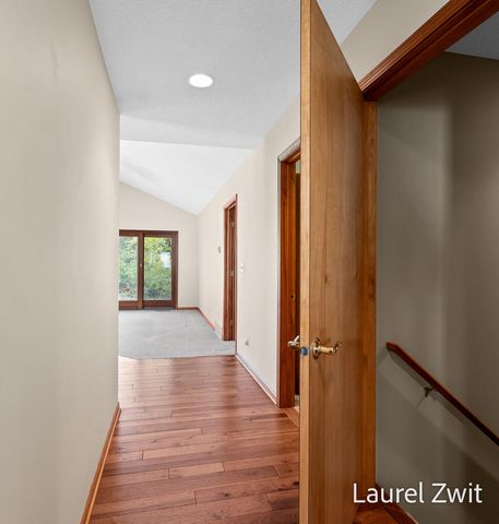 17020 Grandview Drive, Ferrysburg City, MI 49456