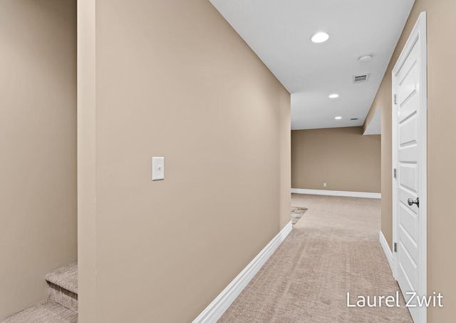 17020 Grandview Drive, Ferrysburg City, MI 49456