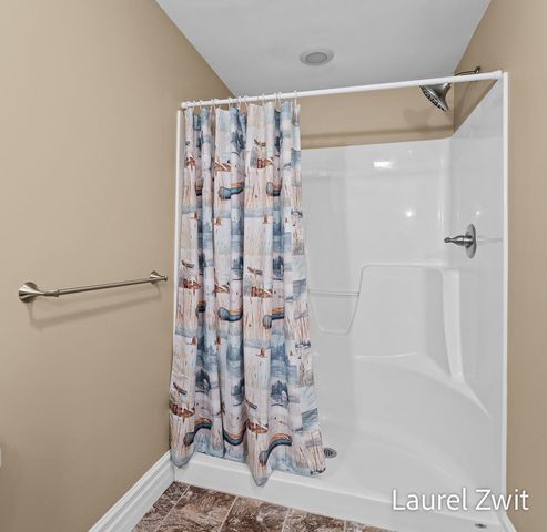 17020 Grandview Drive, Ferrysburg City, MI 49456