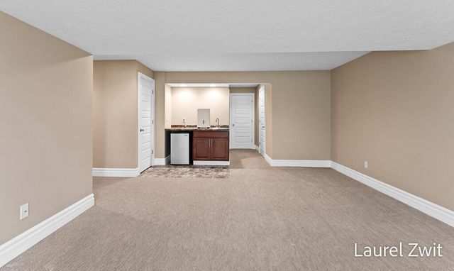 17020 Grandview Drive, Ferrysburg City, MI 49456