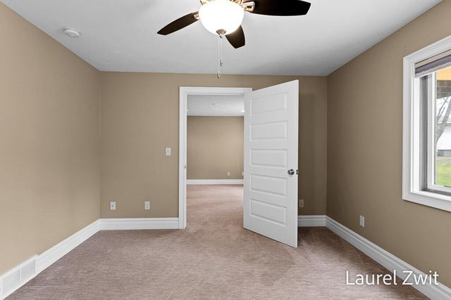 17020 Grandview Drive, Ferrysburg City, MI 49456