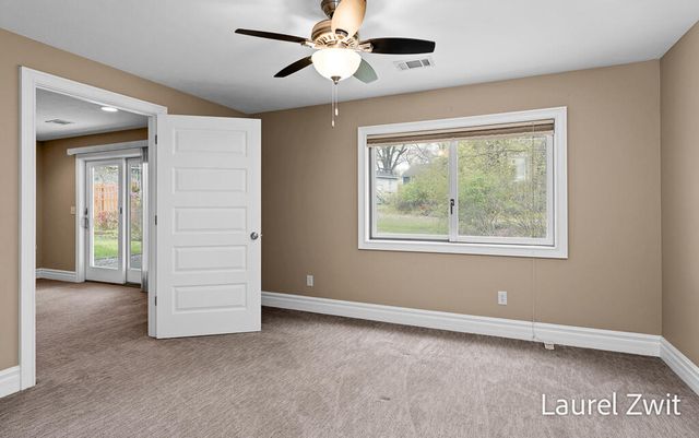 17020 Grandview Drive, Ferrysburg City, MI 49456