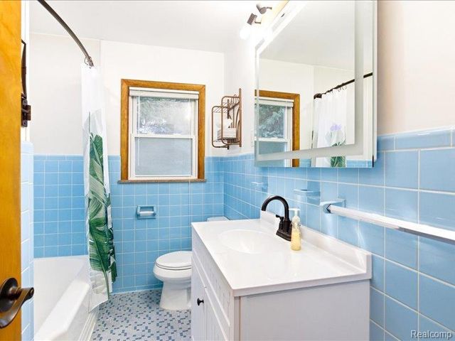 87 Connecticut Avenue, Marysville, MI 48040