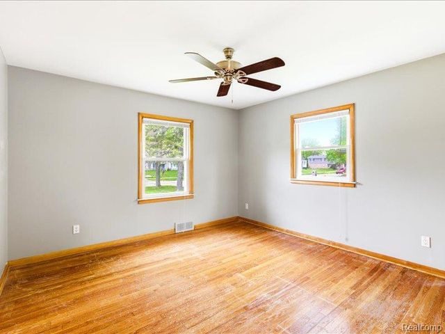 87 Connecticut Avenue, Marysville, MI 48040