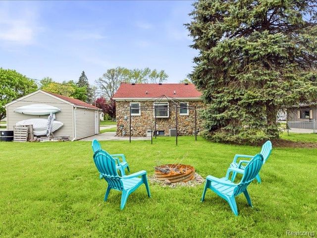 87 Connecticut Avenue, Marysville, MI 48040