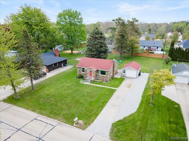 87 Connecticut Avenue, Marysville, MI 48040