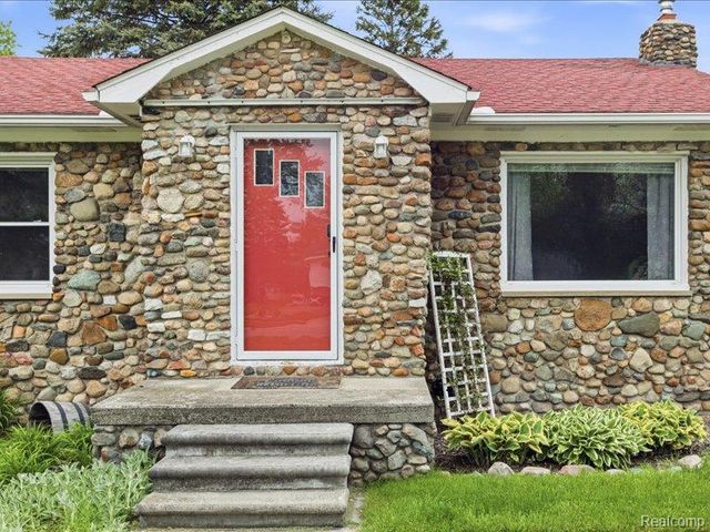 87 Connecticut Avenue, Marysville, MI 48040