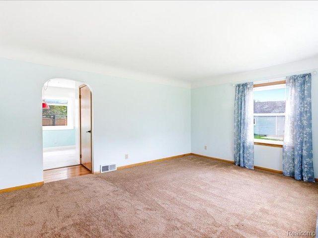 87 Connecticut Avenue, Marysville, MI 48040