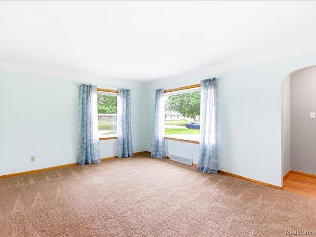 87 Connecticut Avenue, Marysville, MI 48040