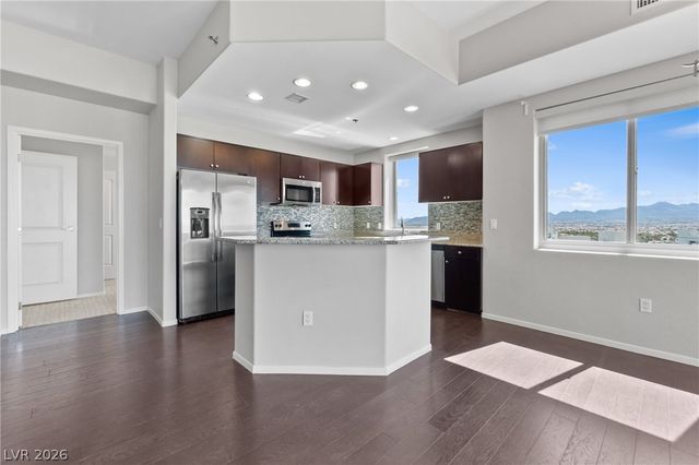 8255 Las Vegas Boulevard 1321, Las Vegas, NV 89123