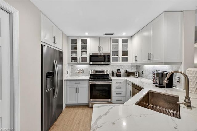 1090 Egrets Walk CIR # 102, Naples, FL 34108