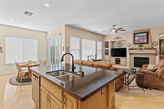 736 Caber Dr, Lincoln, CA 95648