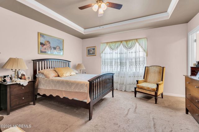 16 Avenue A, Helmetta, NJ 08828