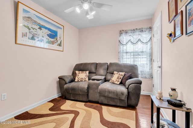 16 Avenue A, Helmetta, NJ 08828