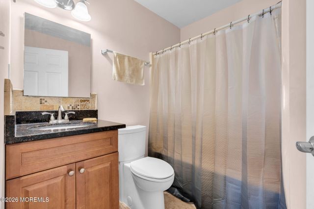 16 Avenue A, Helmetta, NJ 08828