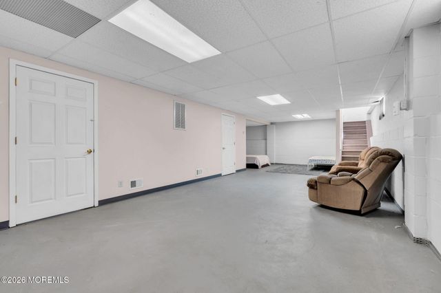 16 Avenue A, Helmetta, NJ 08828