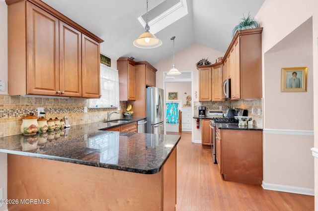 16 Avenue A, Helmetta, NJ 08828