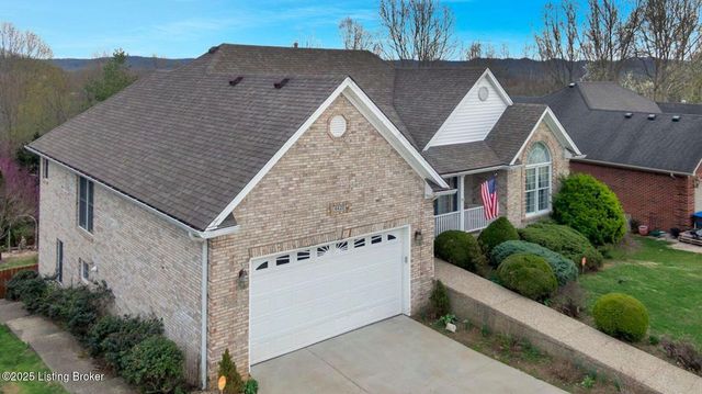 4420 Stone Wynde Dr, Louisville, KY 40272