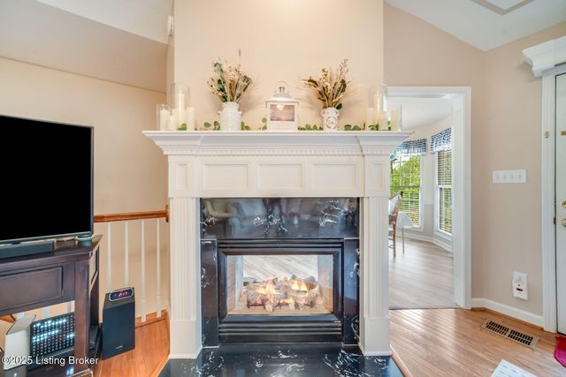 4420 Stone Wynde Dr, Louisville, KY 40272