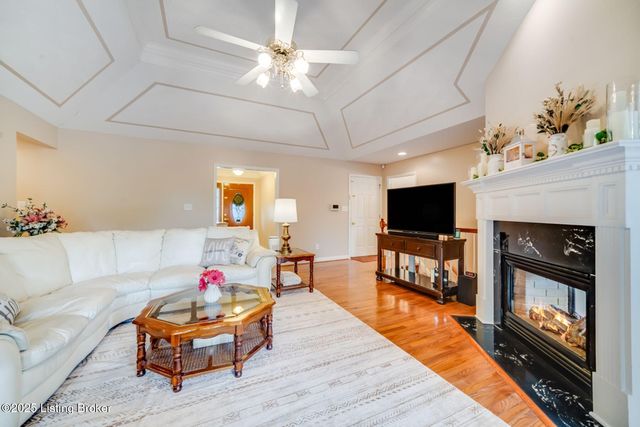 4420 Stone Wynde Dr, Louisville, KY 40272