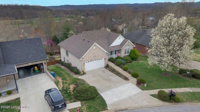 4420 Stone Wynde Dr, Louisville, KY 40272