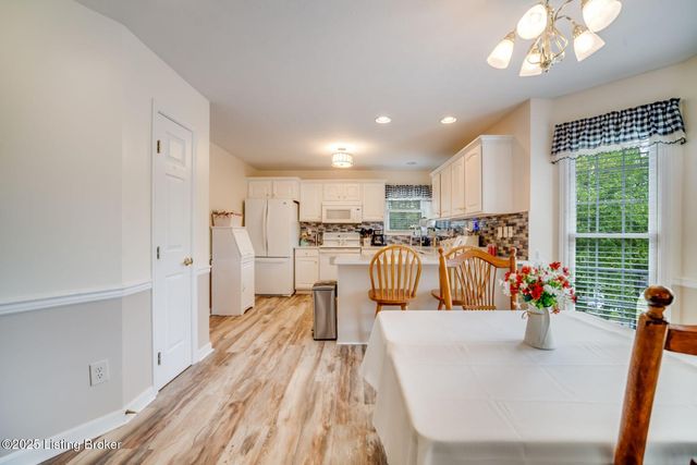 4420 Stone Wynde Dr, Louisville, KY 40272