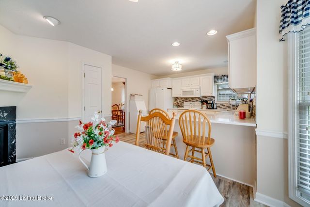 4420 Stone Wynde Dr, Louisville, KY 40272