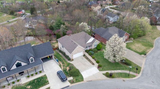 4420 Stone Wynde Dr, Louisville, KY 40272