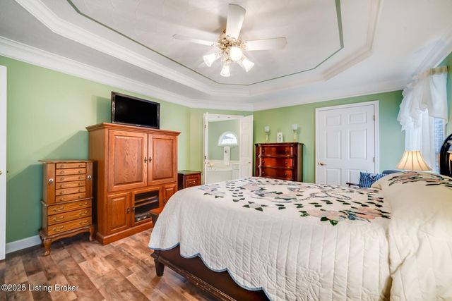 4420 Stone Wynde Dr, Louisville, KY 40272