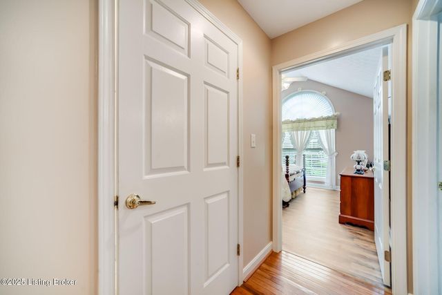 4420 Stone Wynde Dr, Louisville, KY 40272