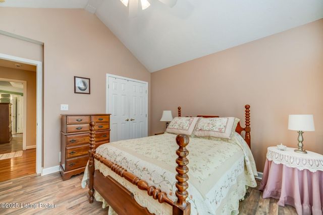 4420 Stone Wynde Dr, Louisville, KY 40272