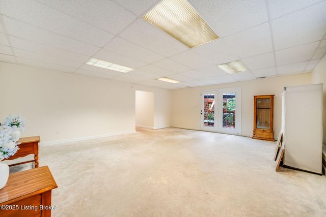 4420 Stone Wynde Dr, Louisville, KY 40272