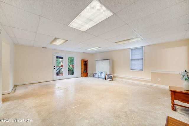 4420 Stone Wynde Dr, Louisville, KY 40272